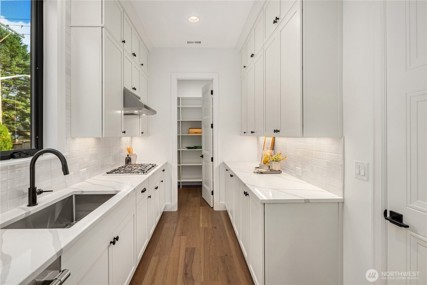 13988 SE 5th Street , Bellevue, WA 98005