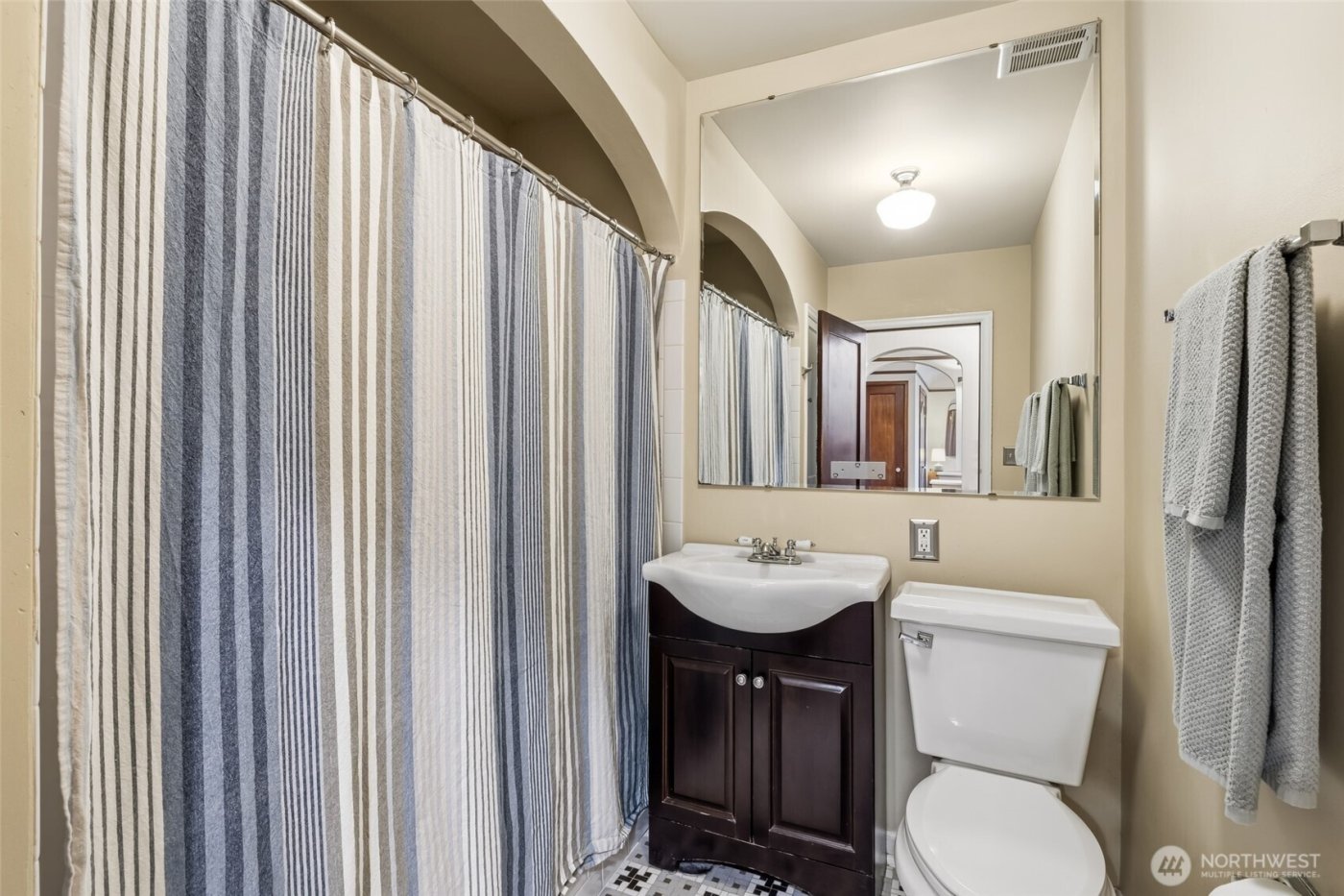 1120 17th Avenue #104, Seattle, WA 98122