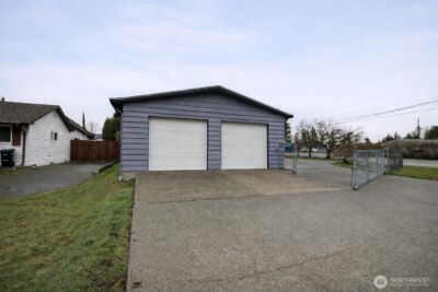 18701 3rd Avenue S, Burien, WA 98148 - Photo 2