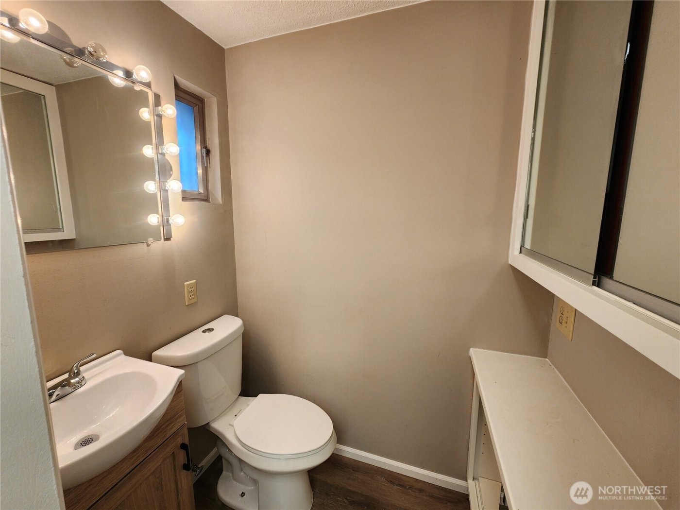 18701 3rd Avenue S, Burien, WA 98148
