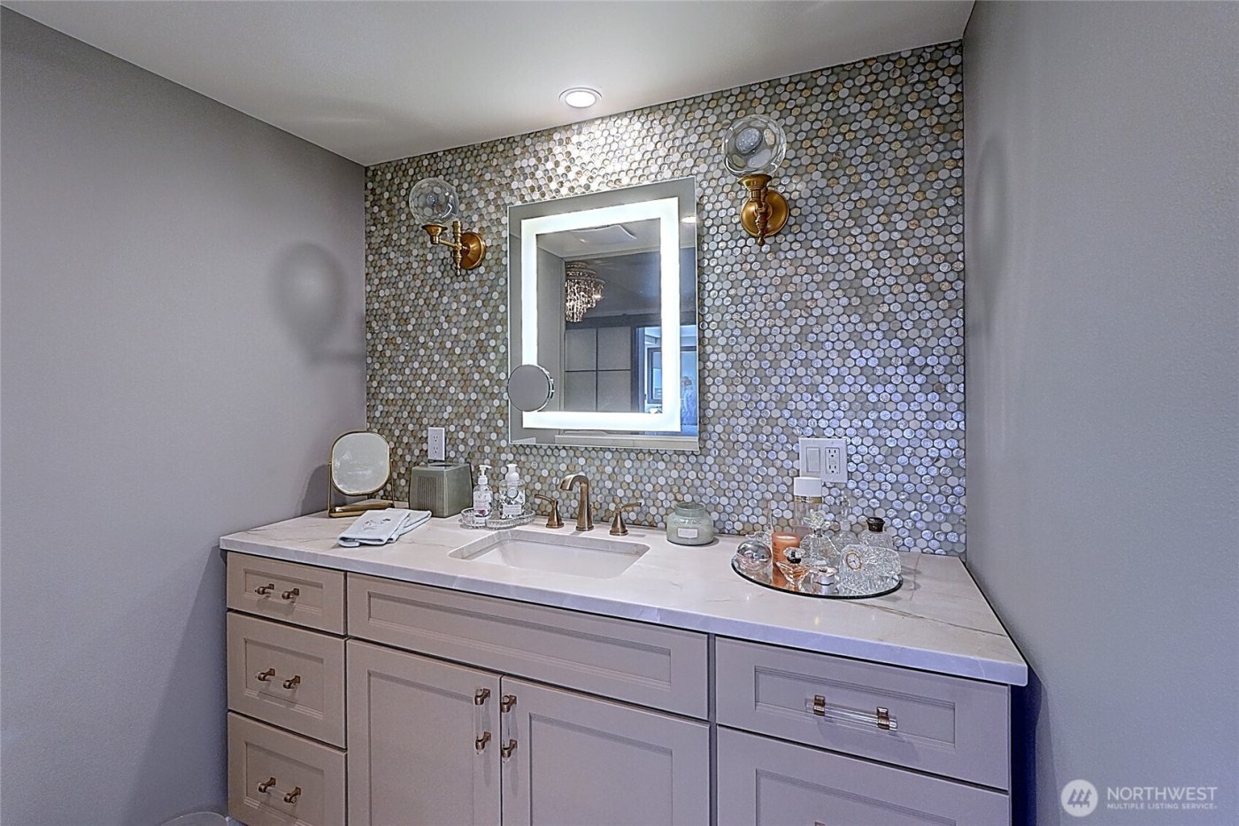 1 N Stadium Way #13, Tacoma, WA 98403