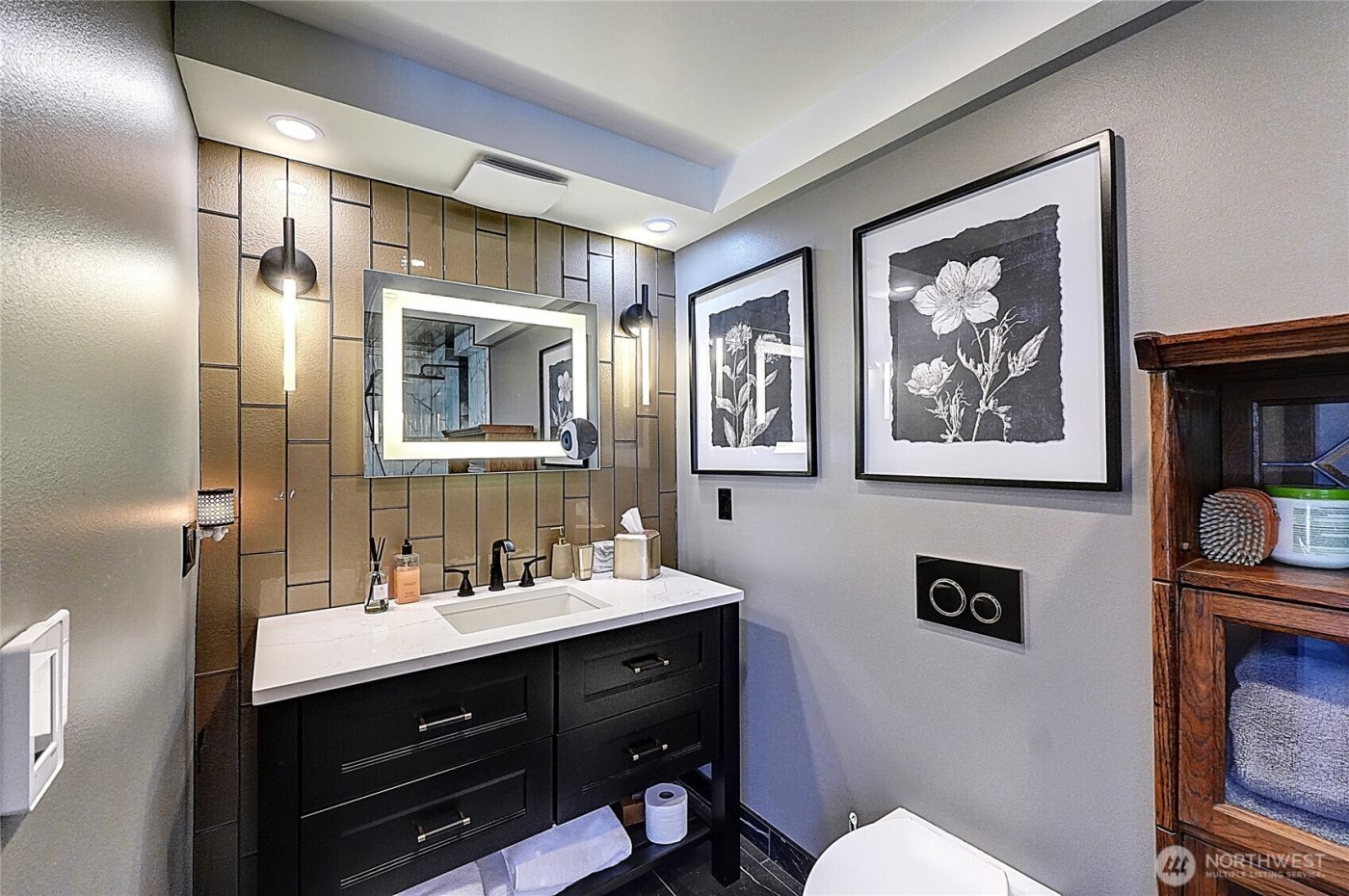 1 N Stadium Way #13, Tacoma, WA 98403