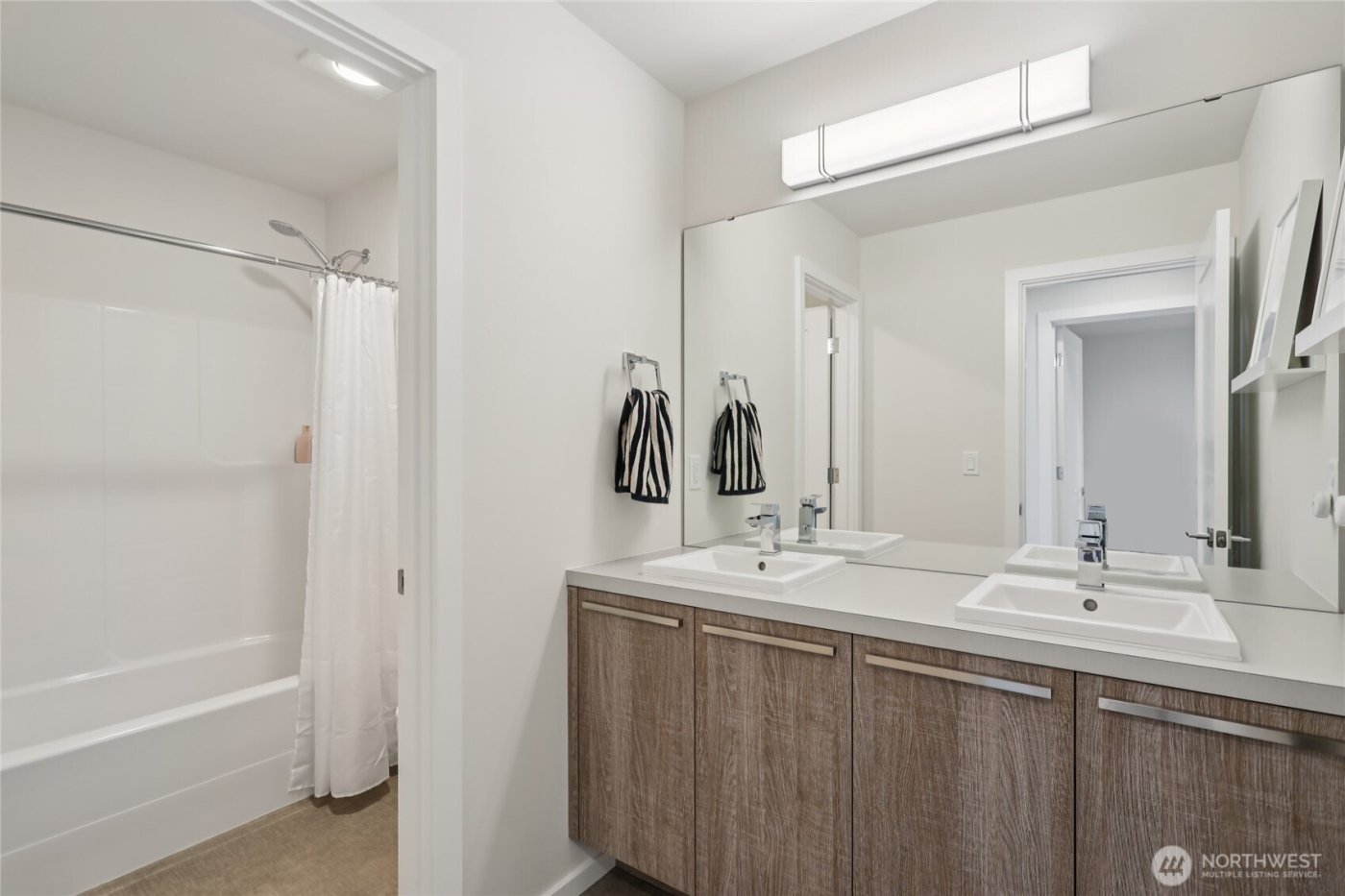 16204 27th Street Ct E, Lake Tapps, WA 98391