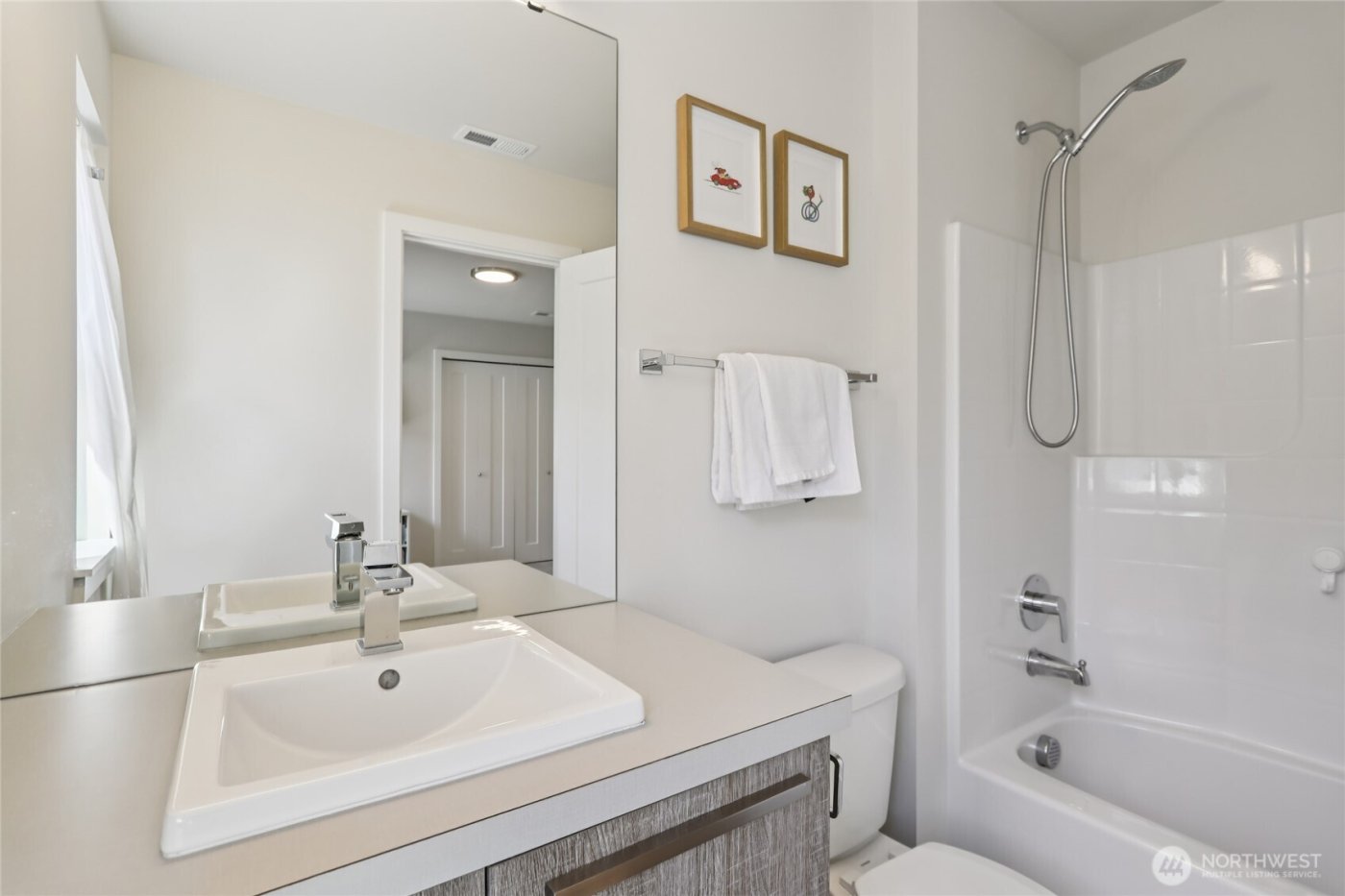 16204 27th Street Ct E, Lake Tapps, WA 98391