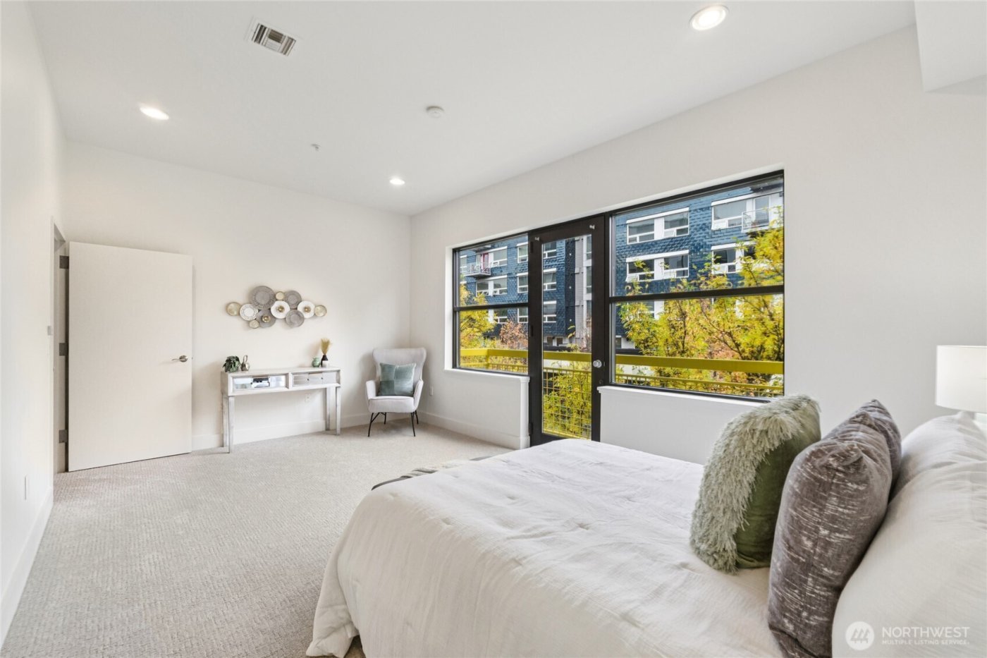 615 E Pike Street #305, Seattle, WA 98122