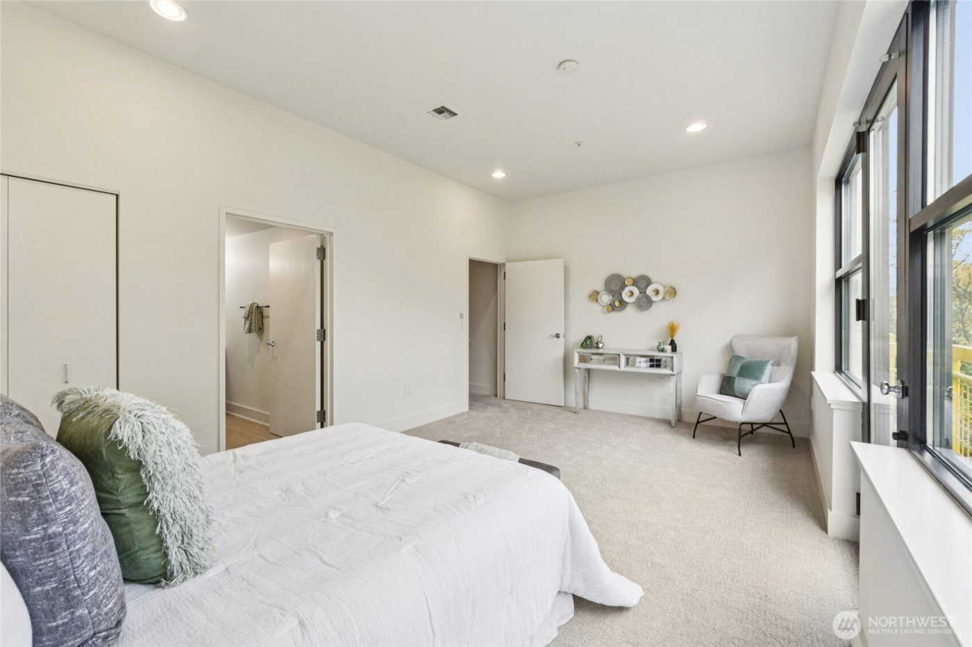 615 E Pike Street #305, Seattle, WA 98122