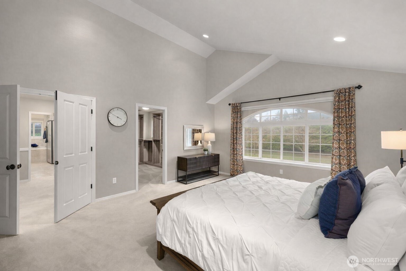 8360 Loyal Way NW, Seattle, WA 98117