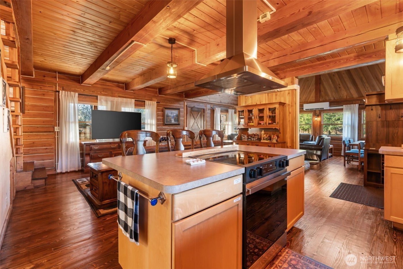 11092 US Highway 12 , Randle, WA 98937