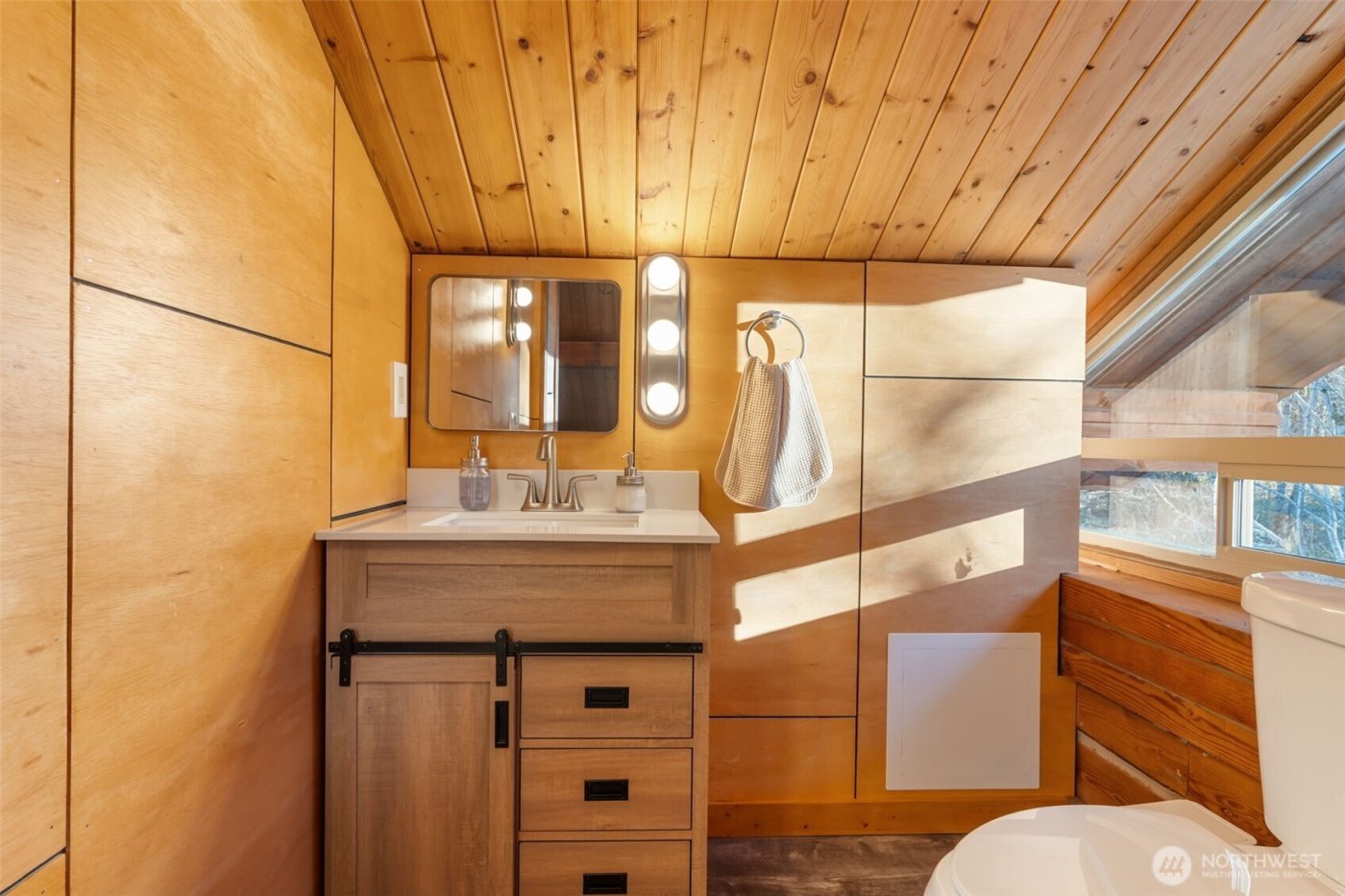 11092 US Highway 12 , Randle, WA 98937