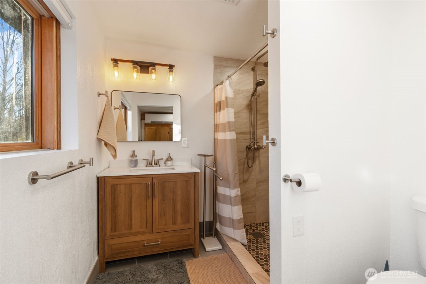 11092 US Highway 12 , Randle, WA 98937