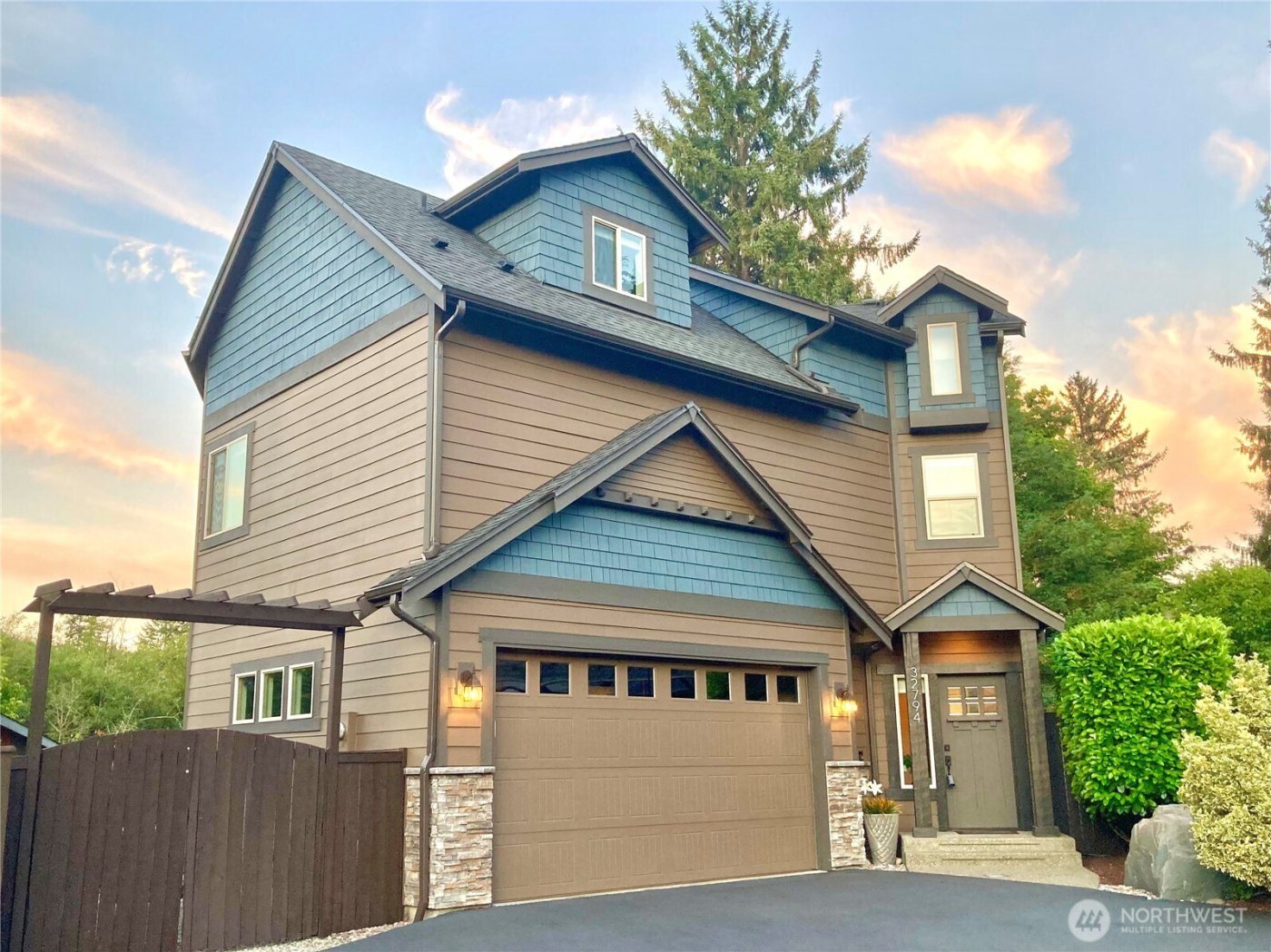 32794 Abrams Avenue , Black Diamond, WA 98010