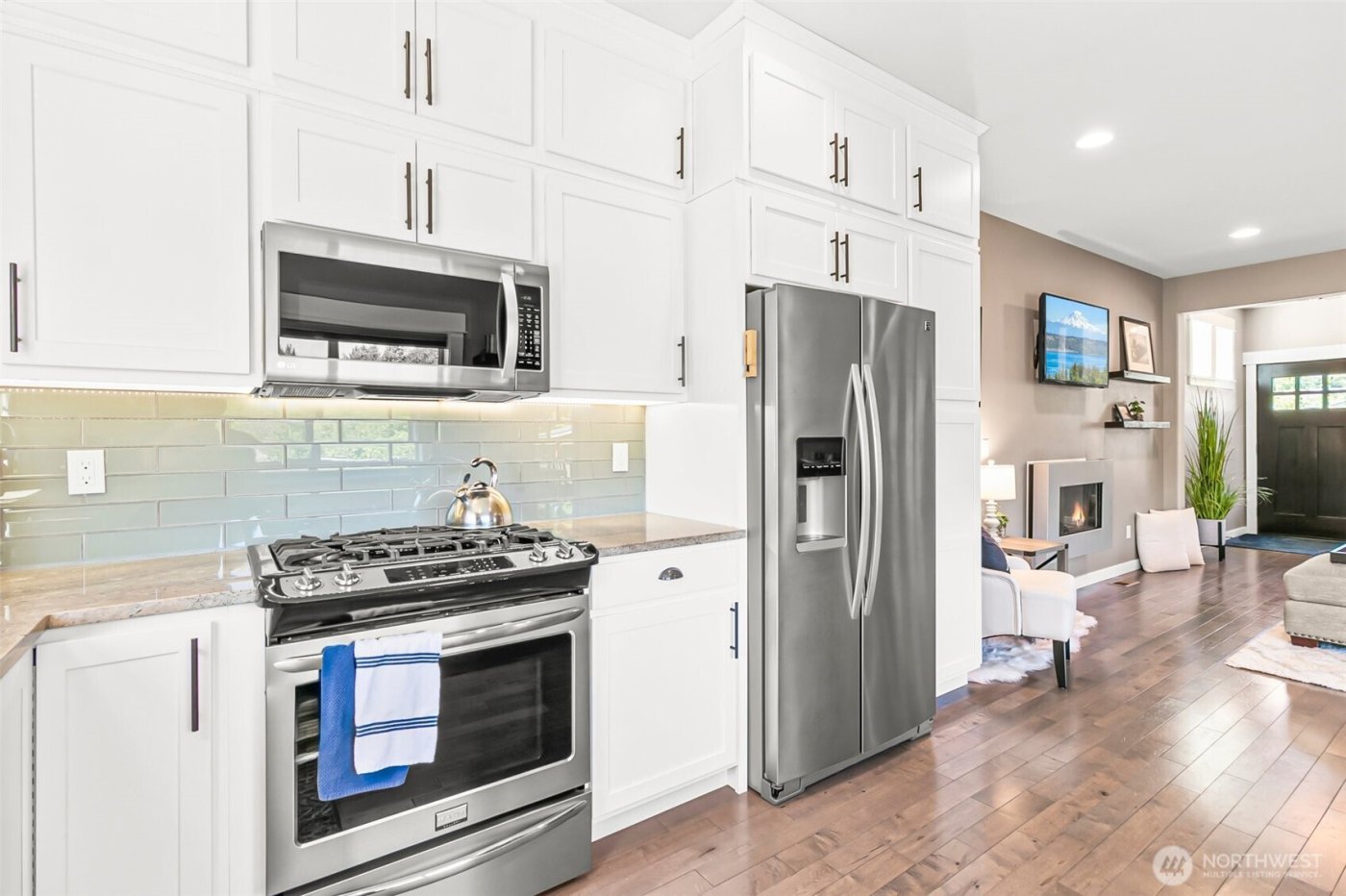 32794 Abrams Avenue , Black Diamond, WA 98010