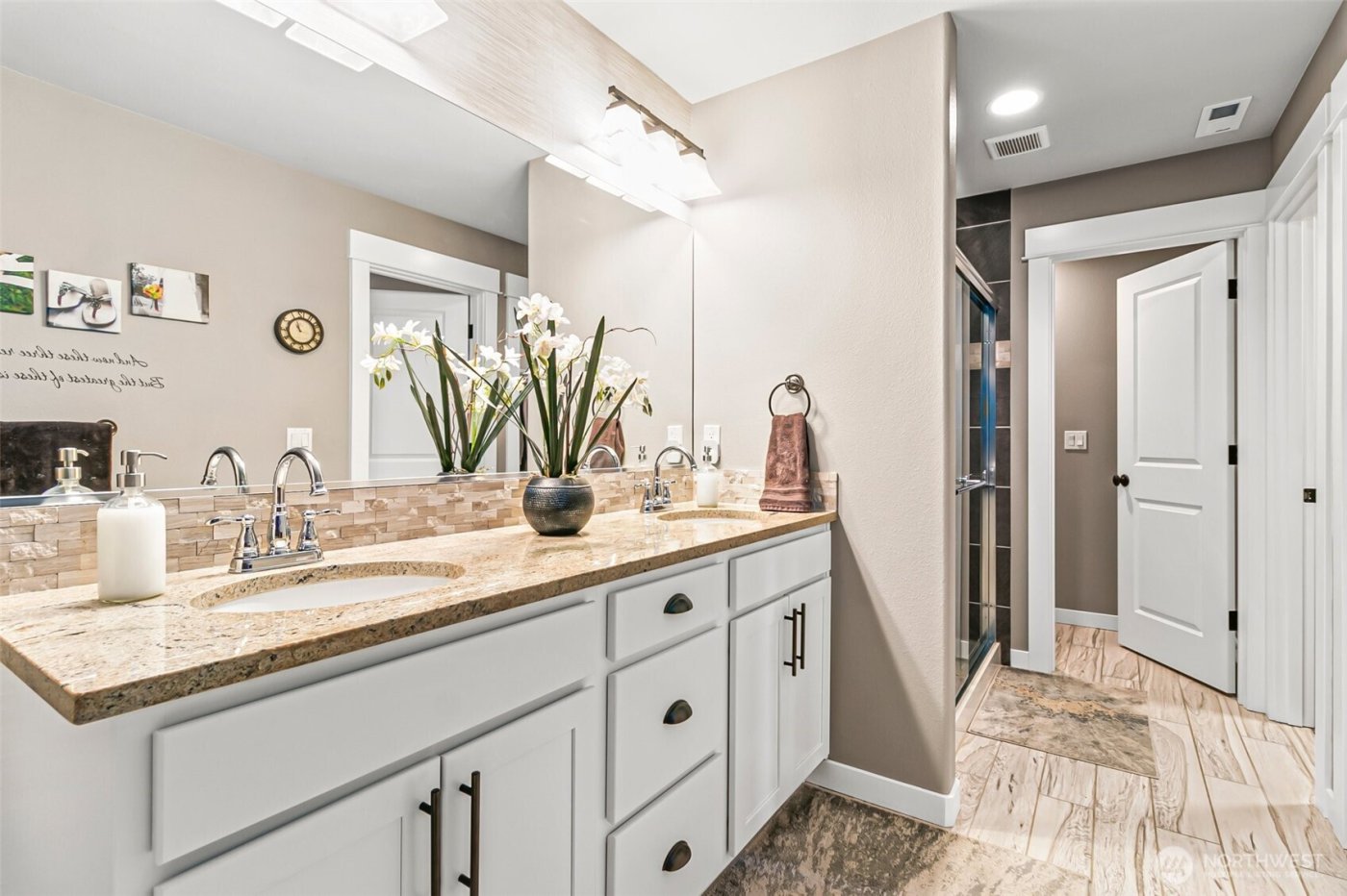 32794 Abrams Avenue , Black Diamond, WA 98010