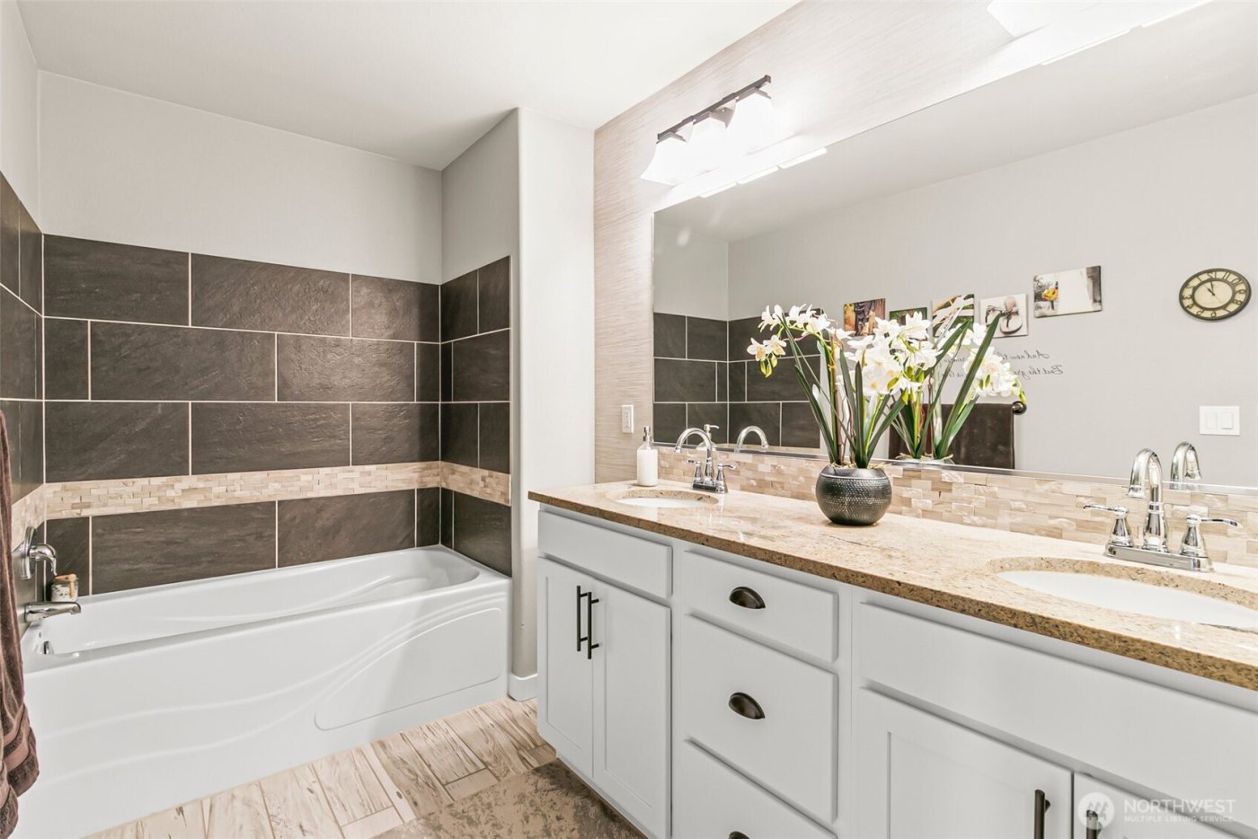 32794 Abrams Avenue , Black Diamond, WA 98010