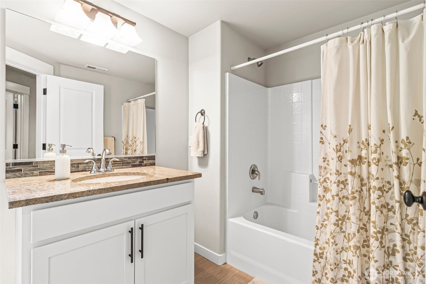 32794 Abrams Avenue , Black Diamond, WA 98010