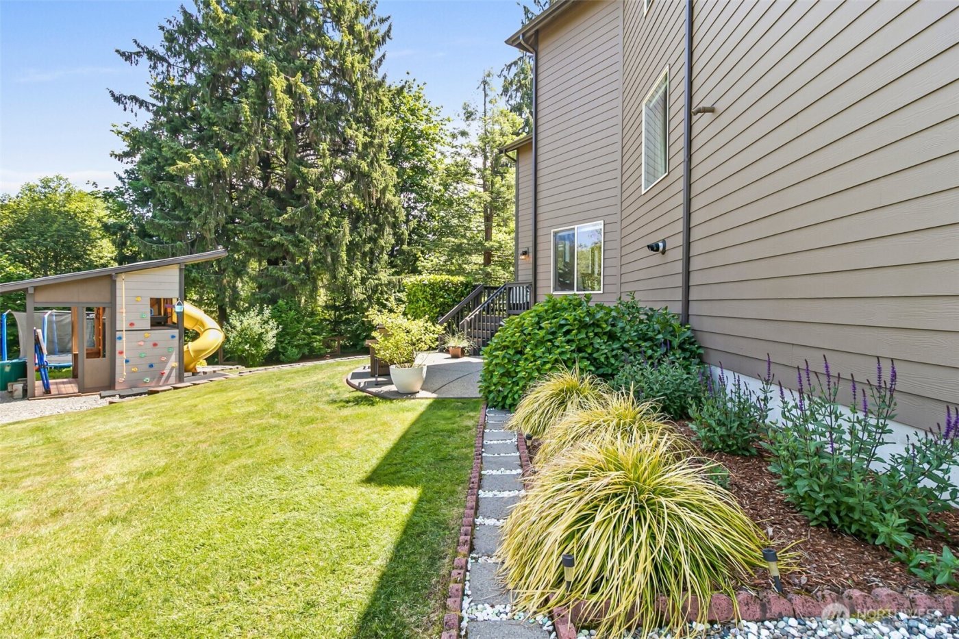 32794 Abrams Avenue , Black Diamond, WA 98010