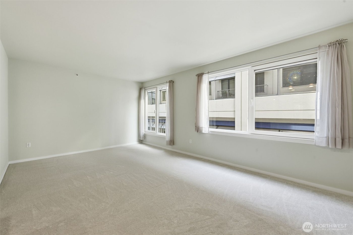 76 Cedar Street #807, Seattle, WA 98121