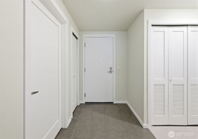 76 Cedar Street #807, Seattle, WA 98121 - Photo 5