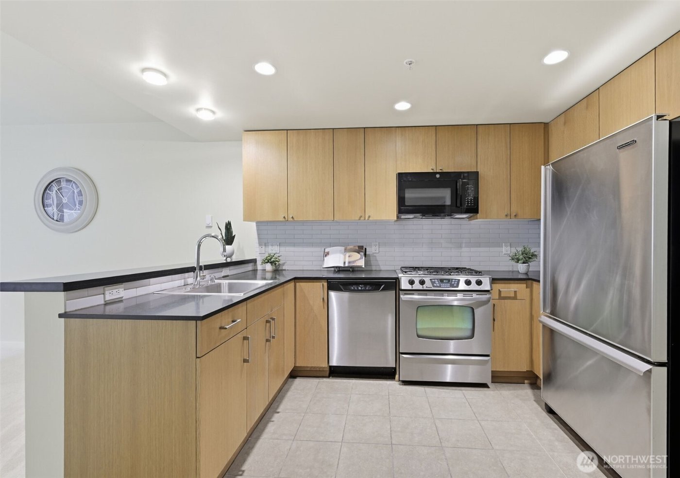 76 Cedar Street #807, Seattle, WA 98121