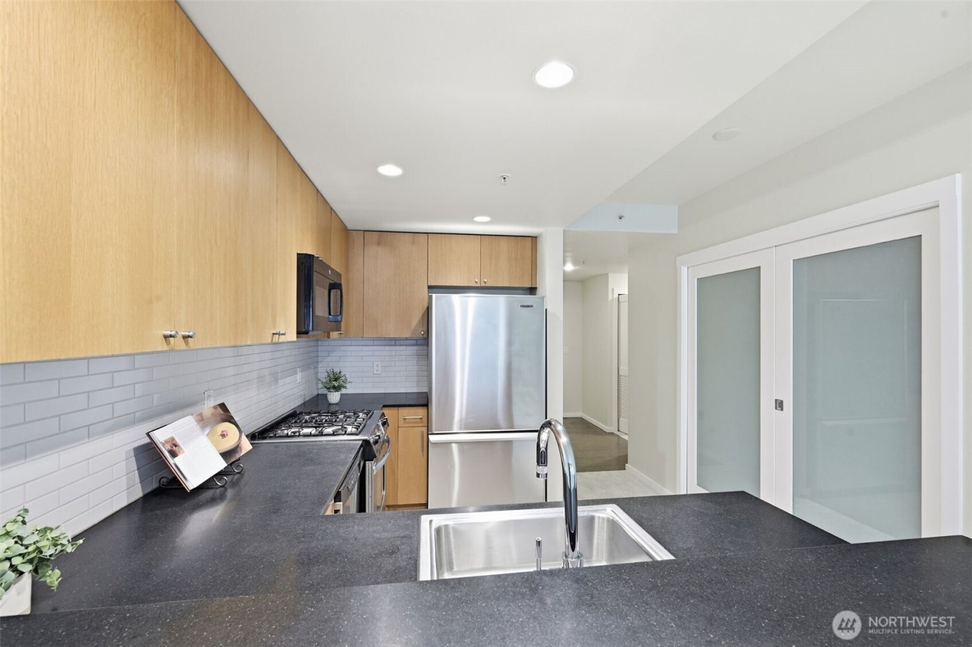 76 Cedar Street #807, Seattle, WA 98121