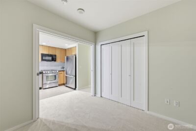 76 Cedar Street #807, Seattle, WA 98121 - Photo 10