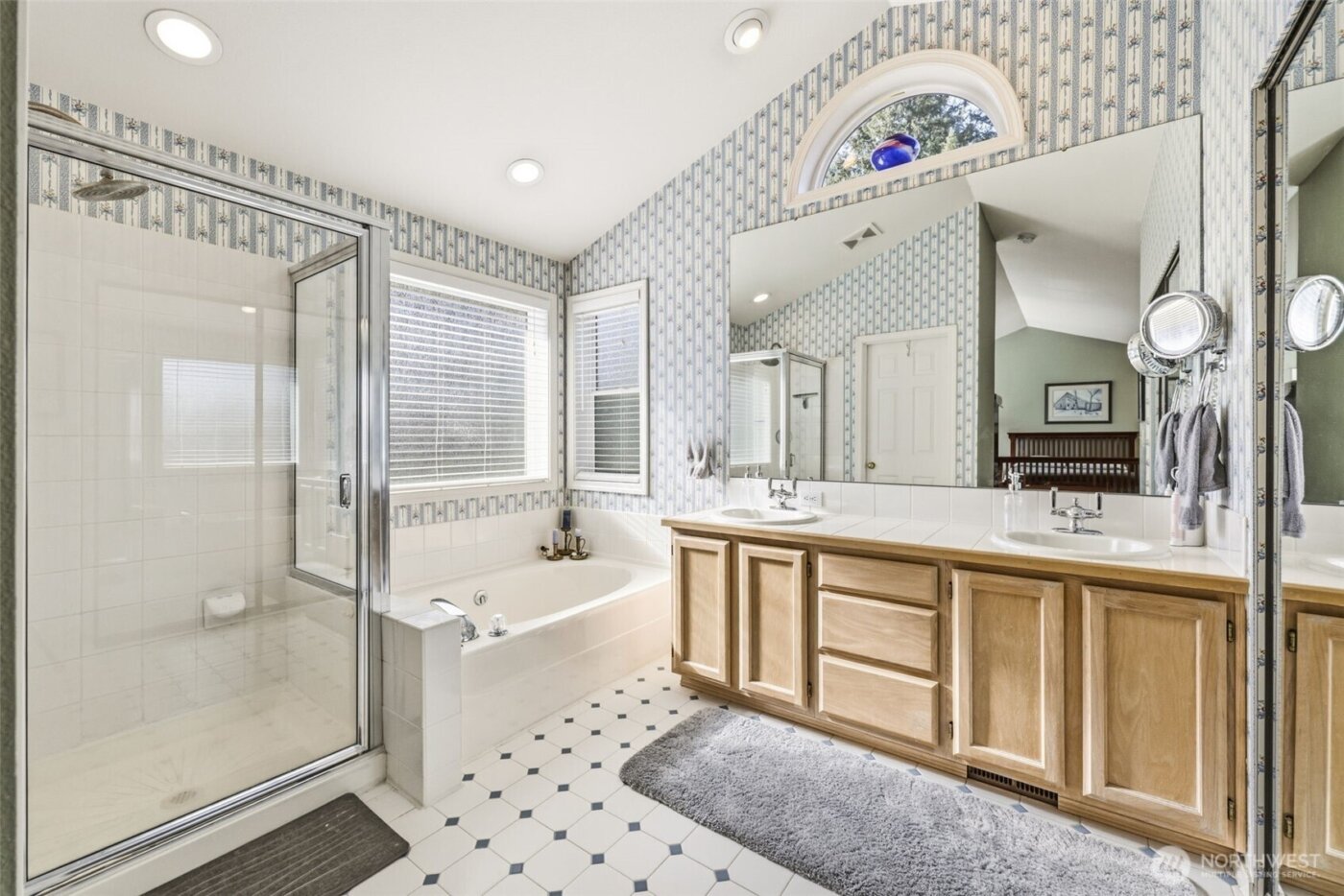 8310 61st Street W, University Place, WA 98467