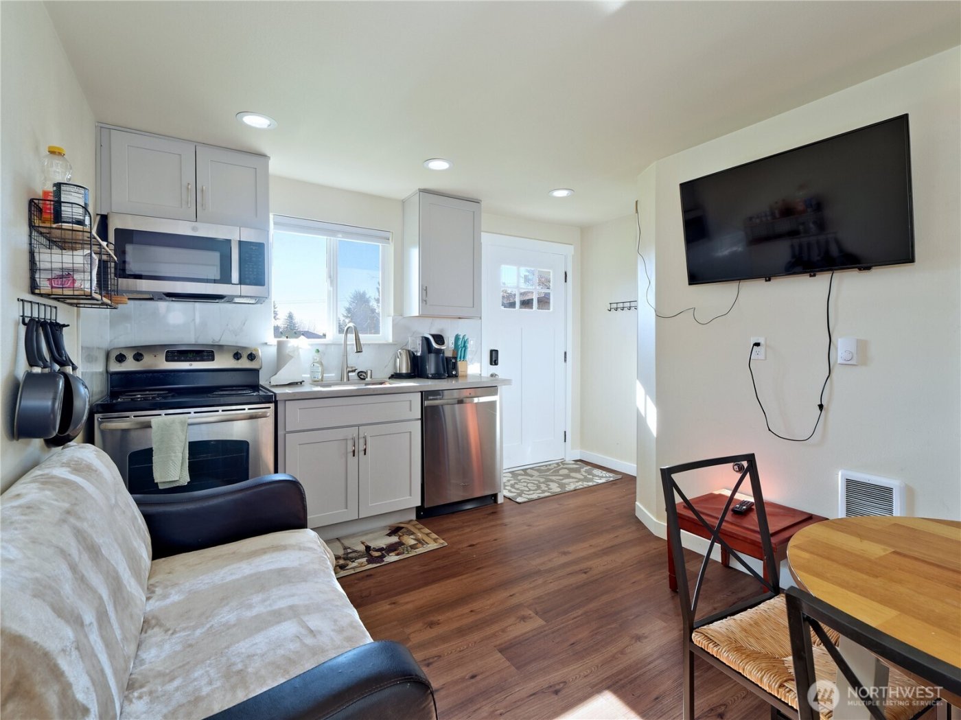 6105 S 124th St , Seattle, WA 98178