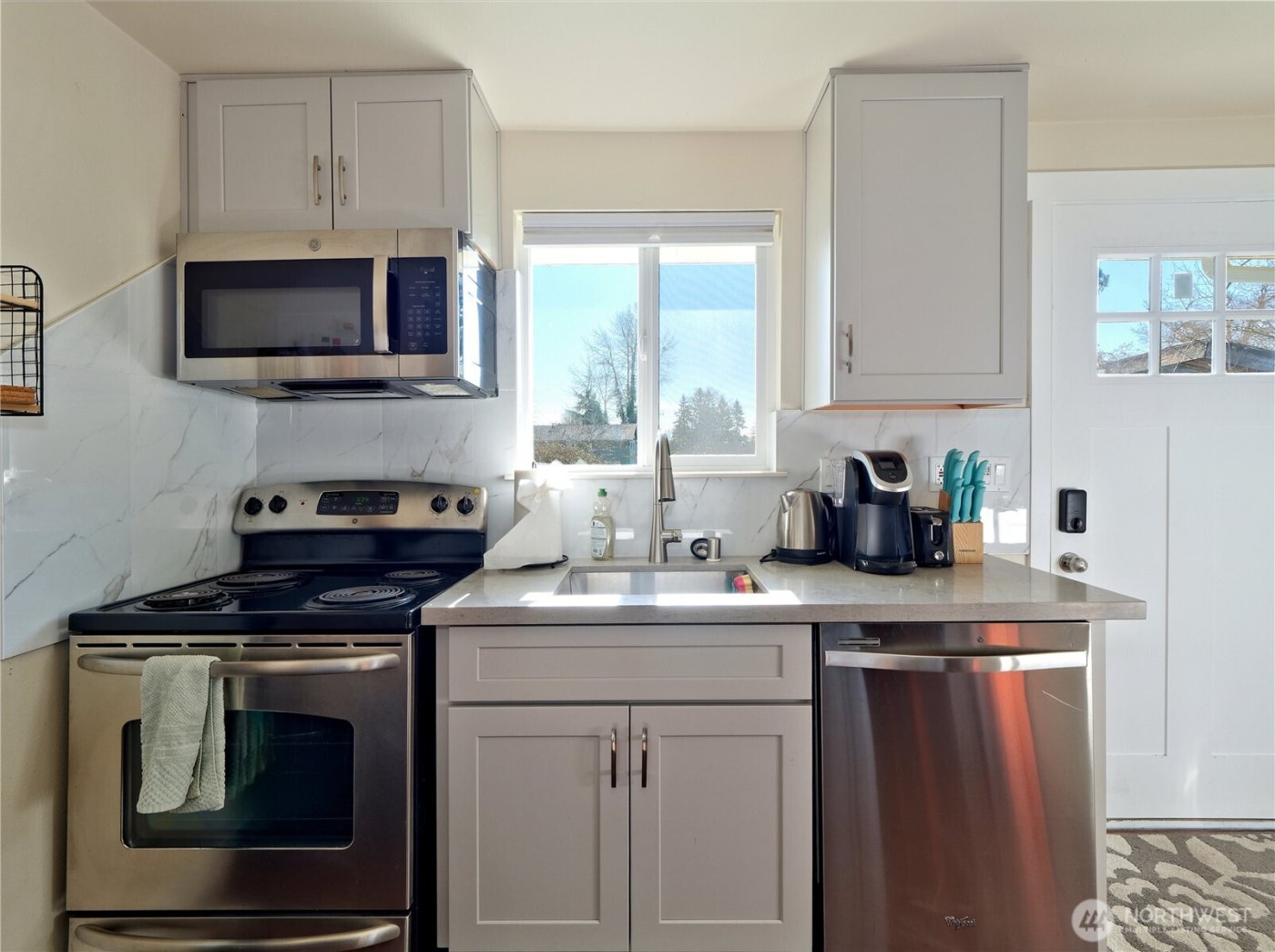 6105 S 124th St , Seattle, WA 98178