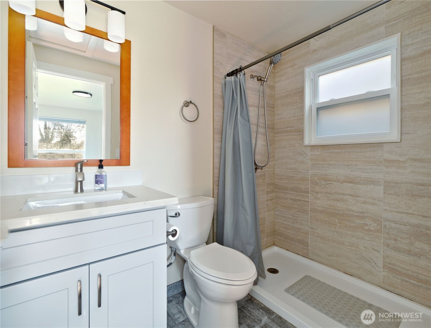 6105 S 124th St , Seattle, WA 98178