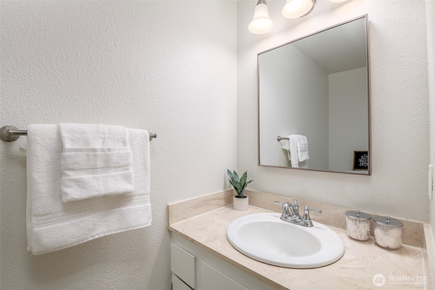 8521 S 259th Street #B-15, Kent, WA 98030