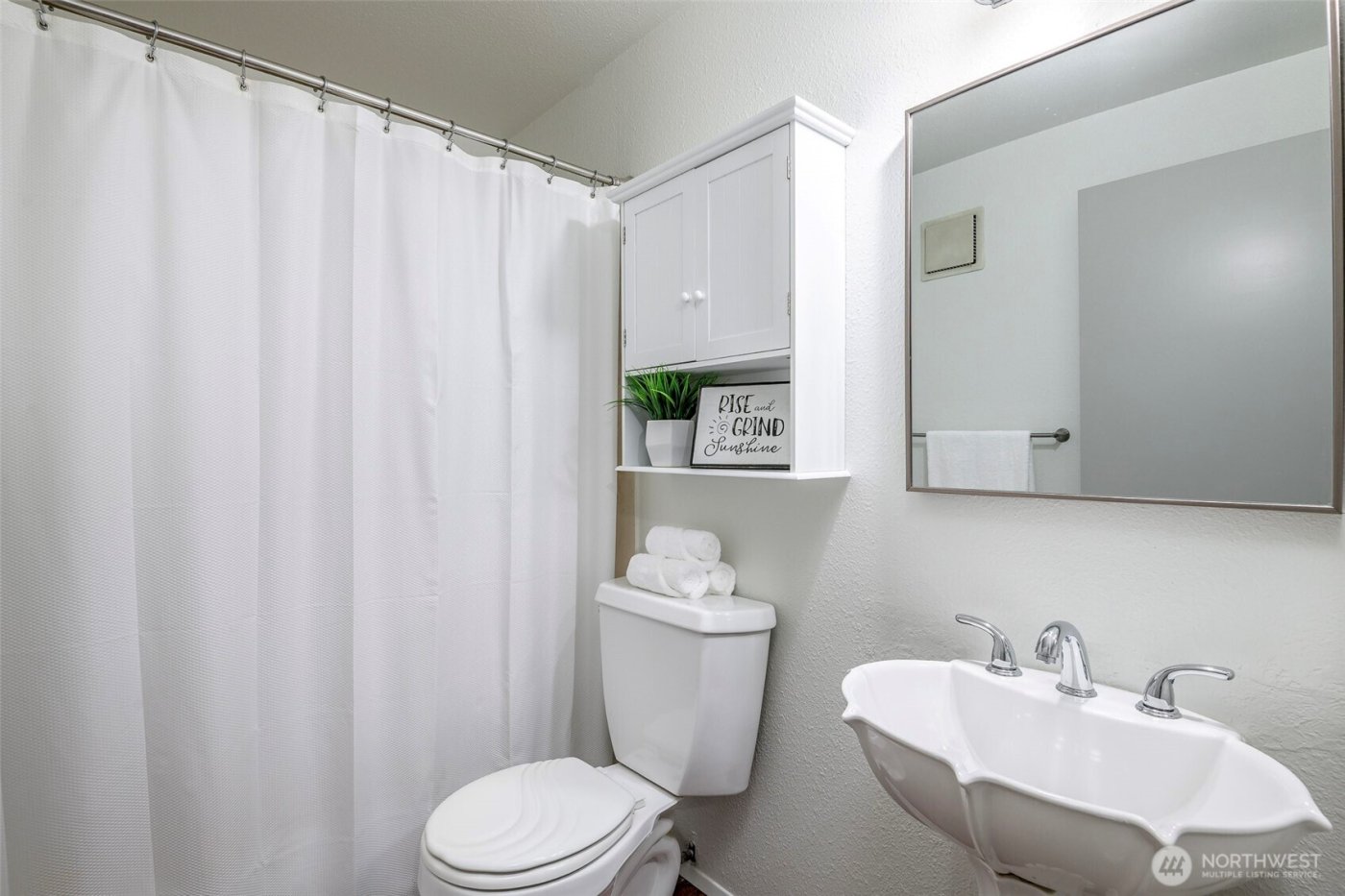 8521 S 259th Street #B-15, Kent, WA 98030