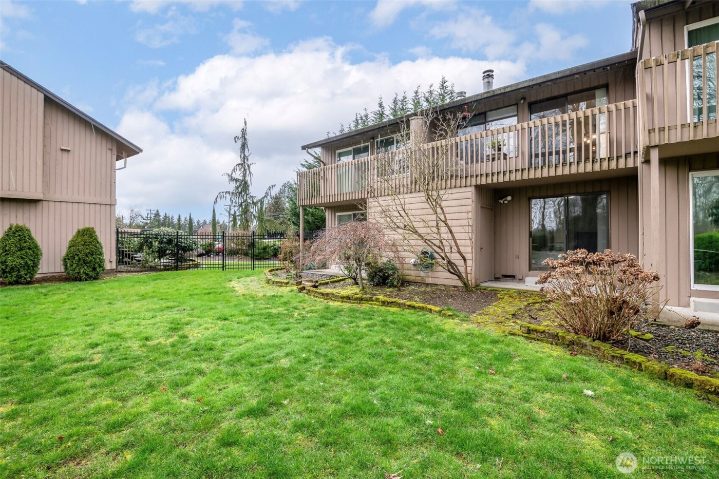 8521 S 259th Street #B-15, Kent, WA 98030
