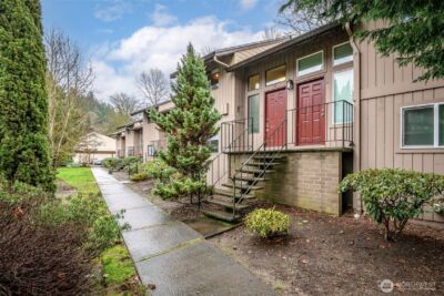 8521 S 259th Street #B-15, Kent, WA 98030 - Photo 2