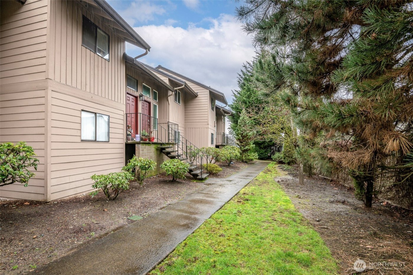 8521 S 259th Street #B-15, Kent, WA 98030