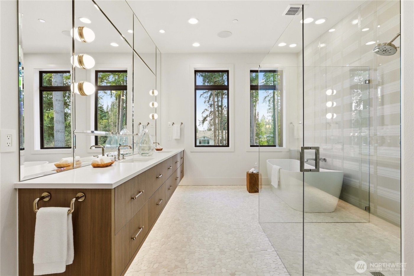 2202 102nd Place SE, Bellevue, WA 98004