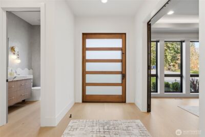 2202 102nd Place SE, Bellevue, WA 98004 - Photo 2