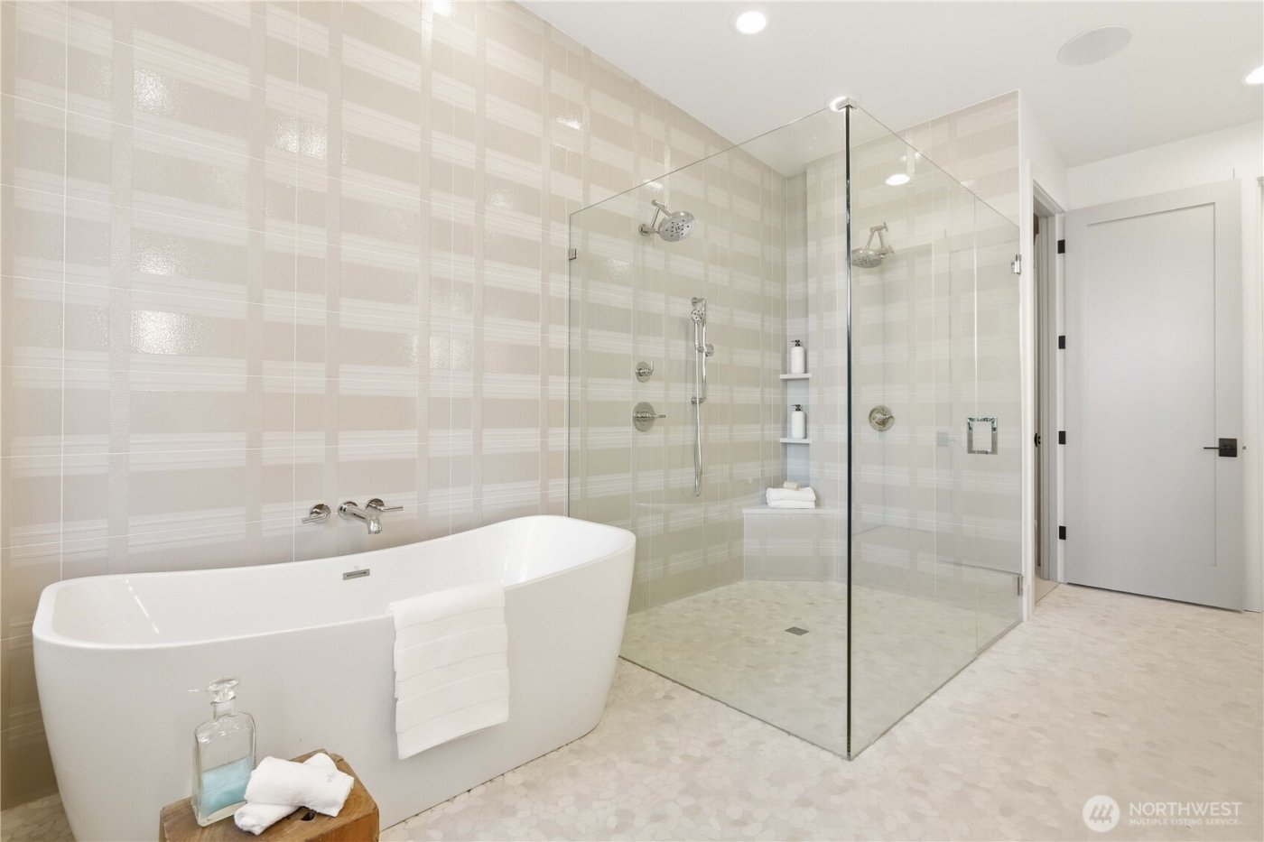 2202 102nd Place SE, Bellevue, WA 98004