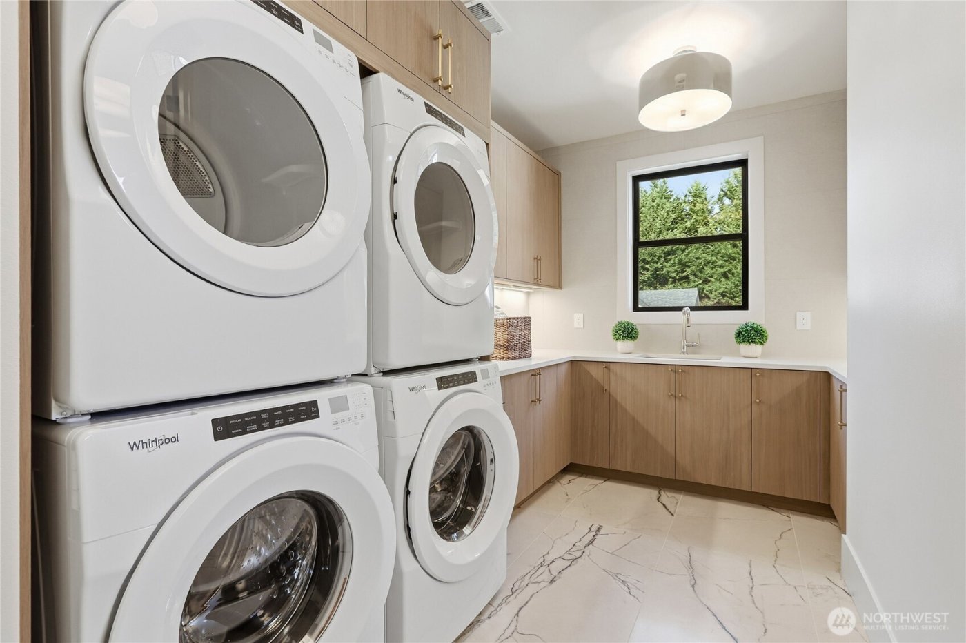 2202 102nd Place SE, Bellevue, WA 98004