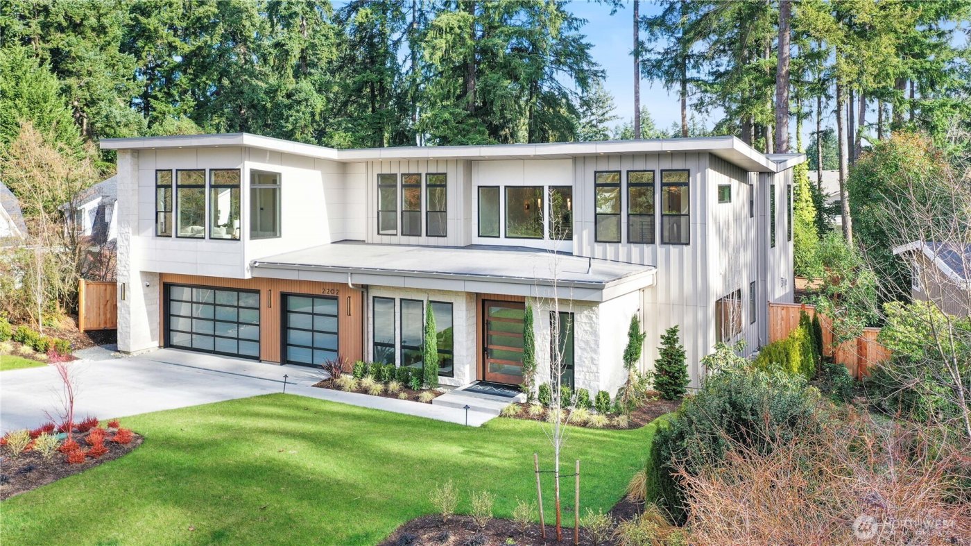 2202 102nd Place SE, Bellevue, WA 98004