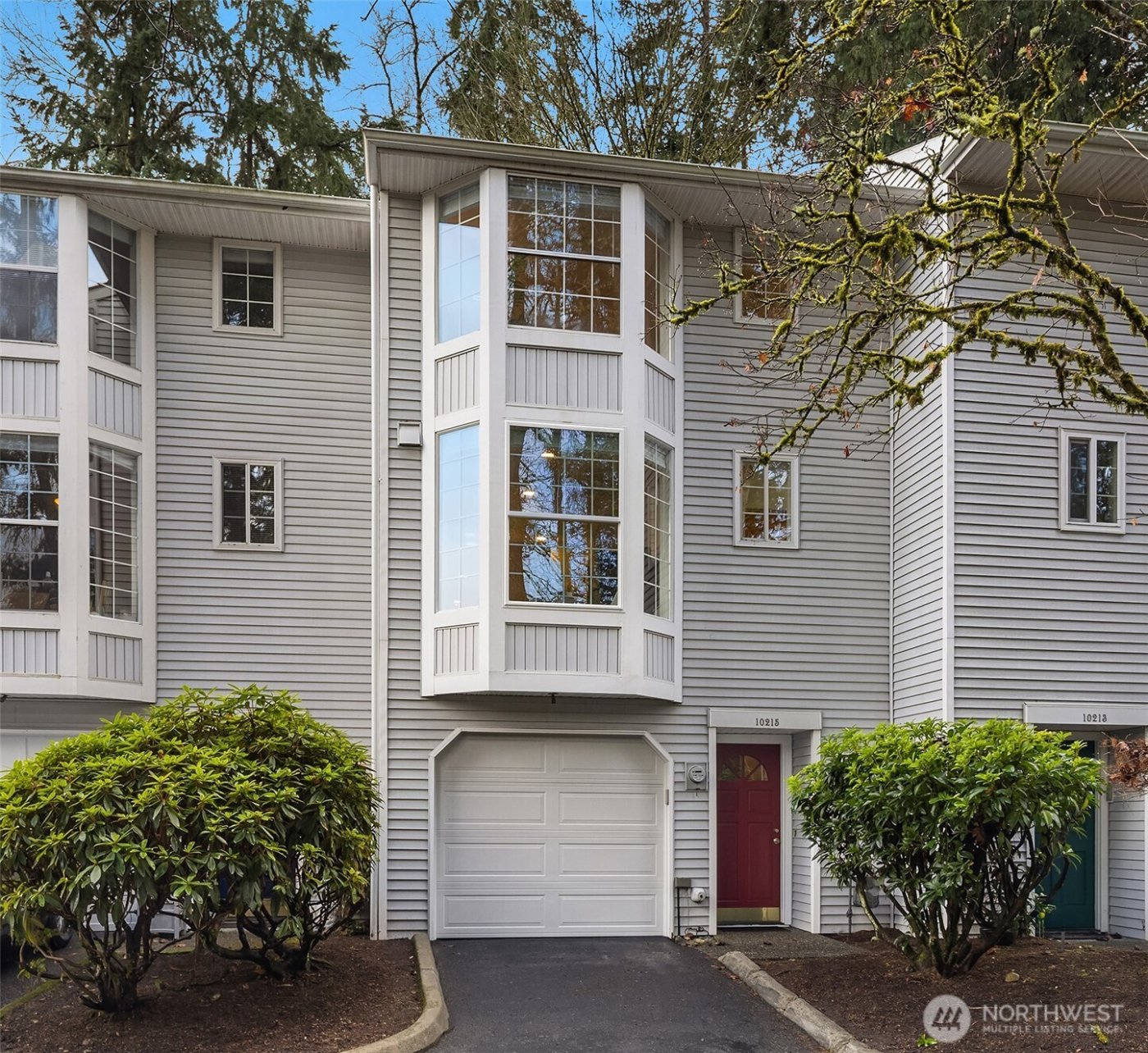 10215 NE 129th Lane , Kirkland, WA 98034