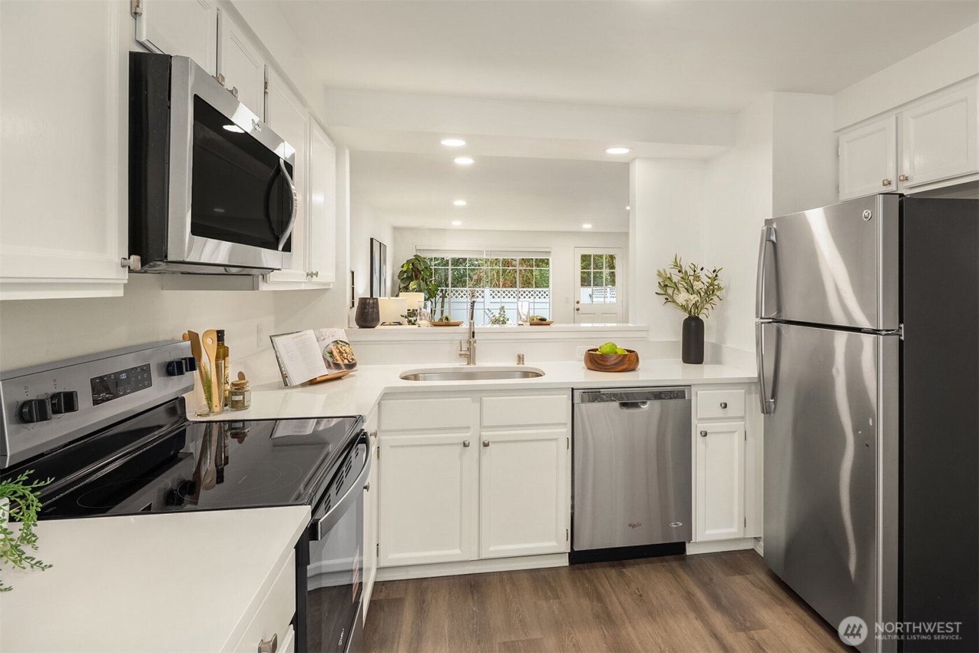 10215 NE 129th Lane , Kirkland, WA 98034