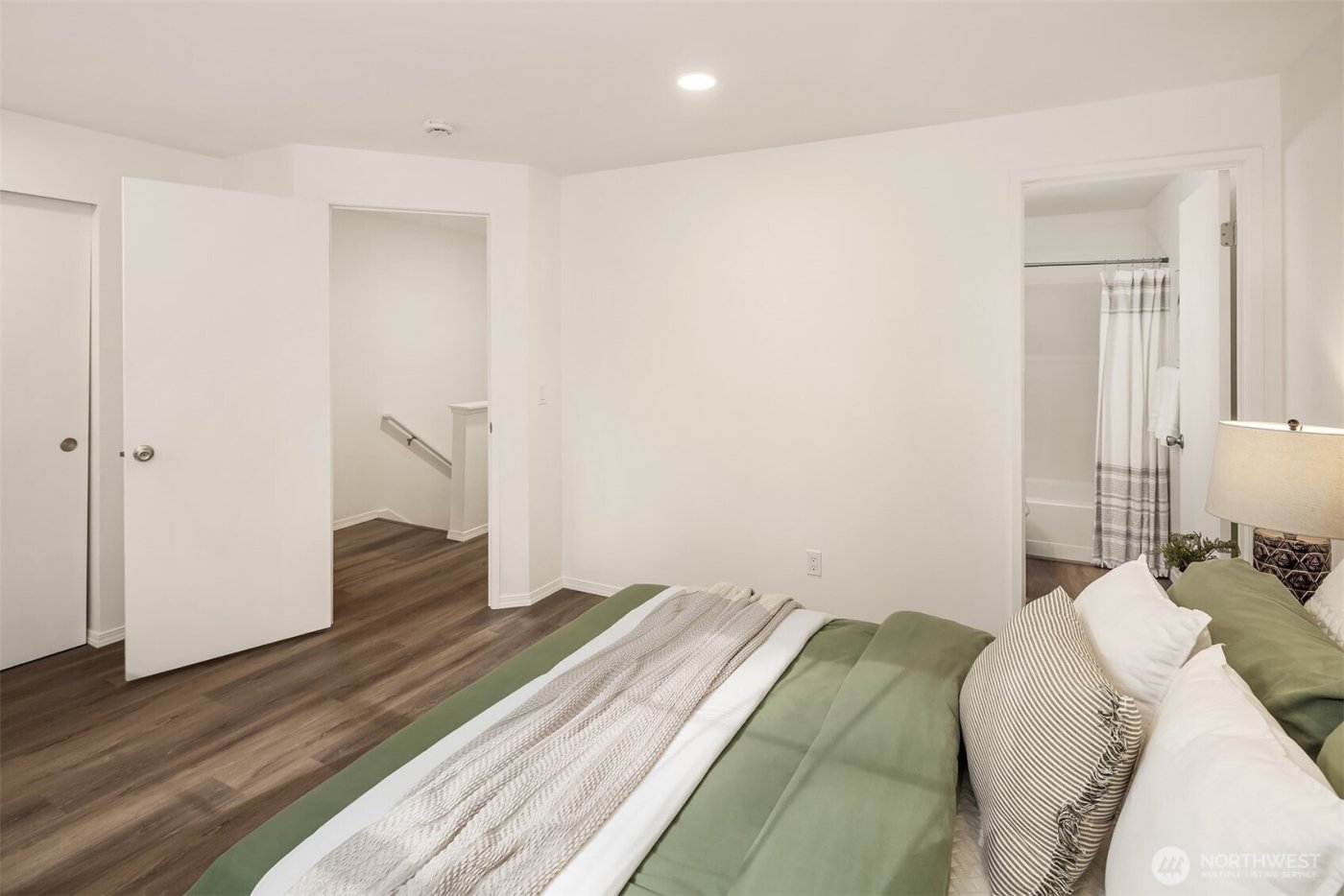 10215 NE 129th Lane , Kirkland, WA 98034