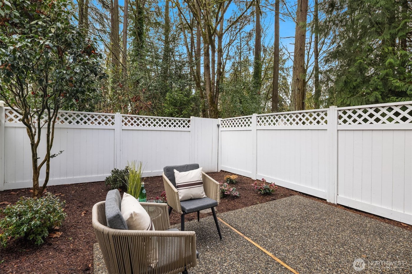 10215 NE 129th Lane , Kirkland, WA 98034