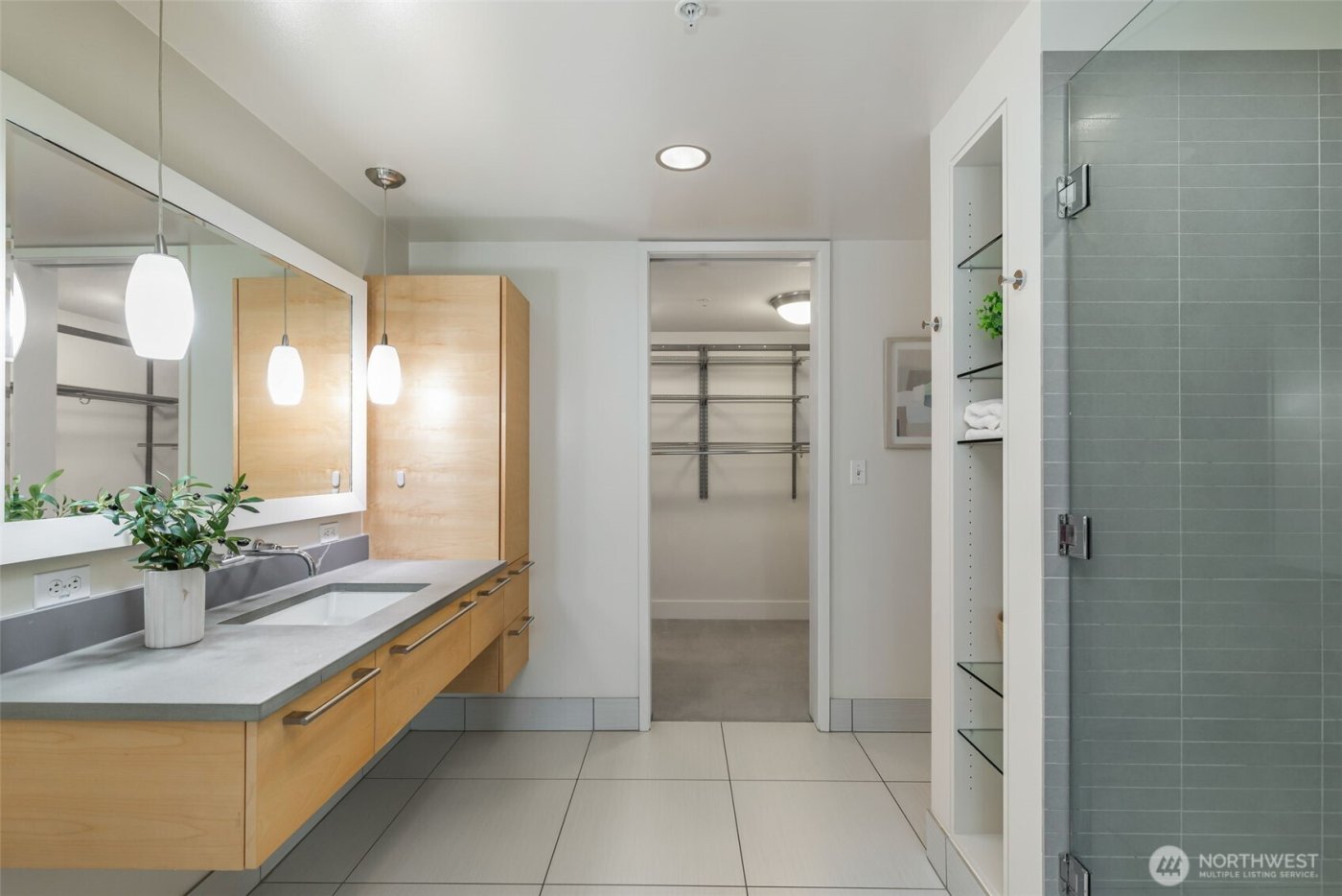 820 Blanchard Street #1406, Seattle, WA 98121