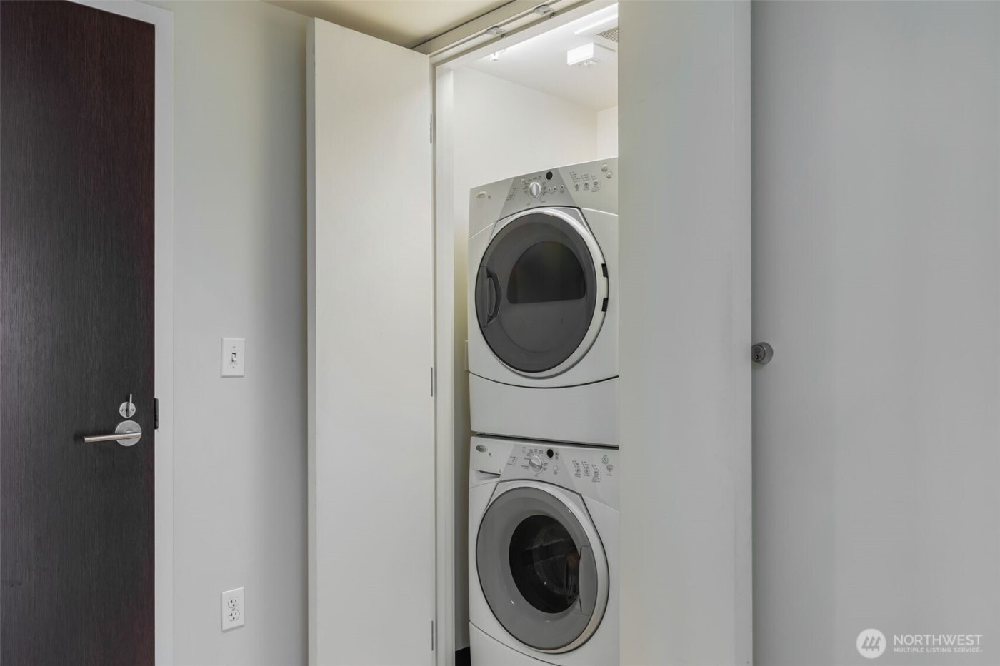 820 Blanchard Street #1406, Seattle, WA 98121