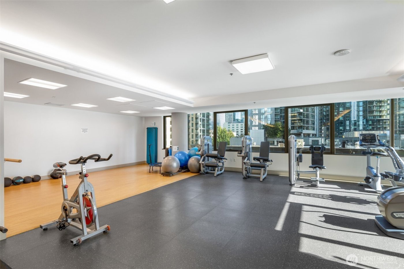 820 Blanchard Street #1406, Seattle, WA 98121