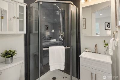 6833 47th Avenue NE, Seattle, WA 98115 - Photo 20