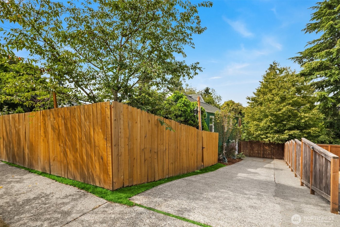 6833 47th Avenue NE, Seattle, WA 98115