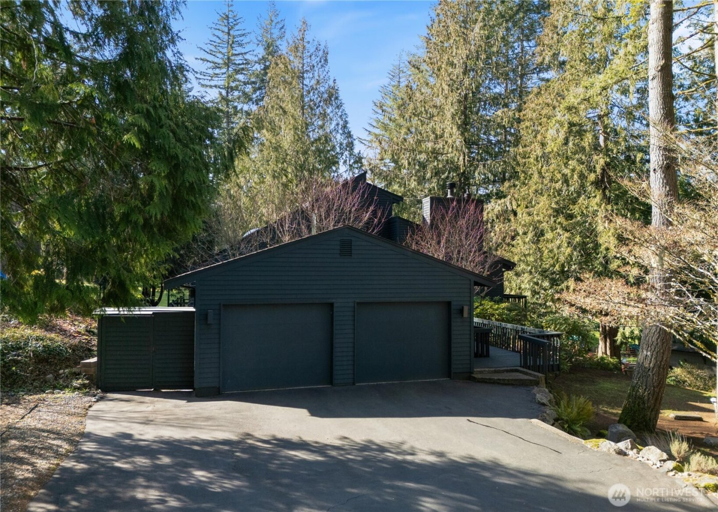 201 E Country Club Drive , Allyn, WA 98524