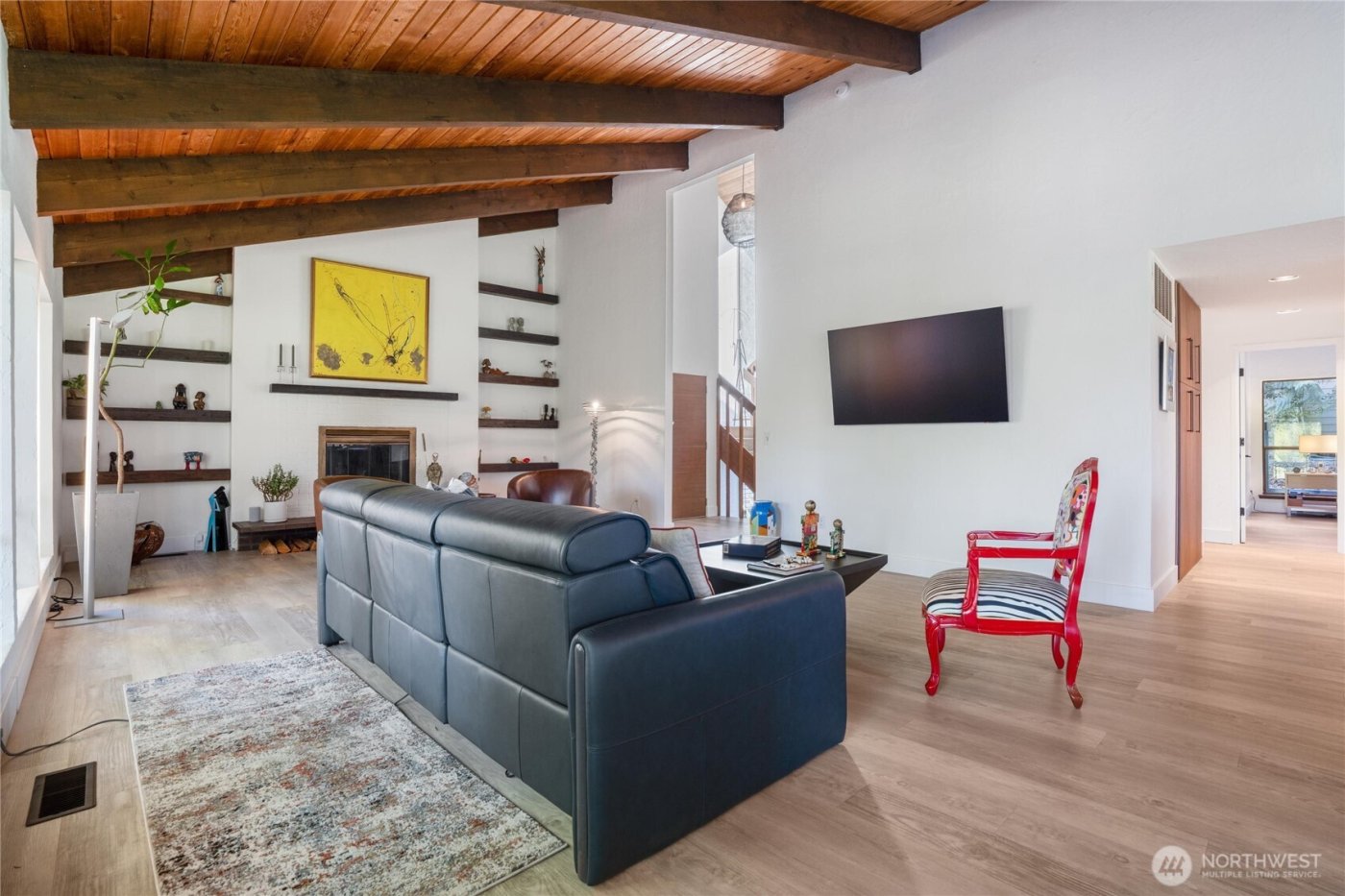 201 E Country Club Drive , Allyn, WA 98524